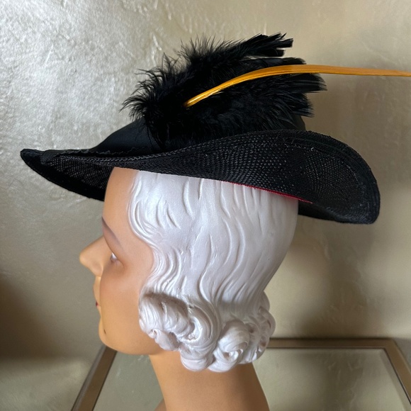 EYE-CATCHING 194Os\' BLACK STRAW FEDORA + WIDE BAND & YELLOW/BLACK FEATHERS main image 9
